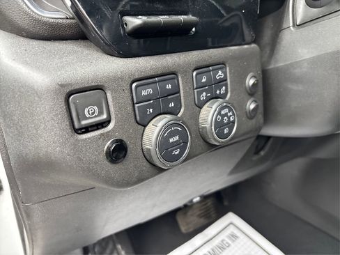 Used 2024 Chevrolet Silverado 2500 High Country w/ Technology Package AWD/4WD image 36