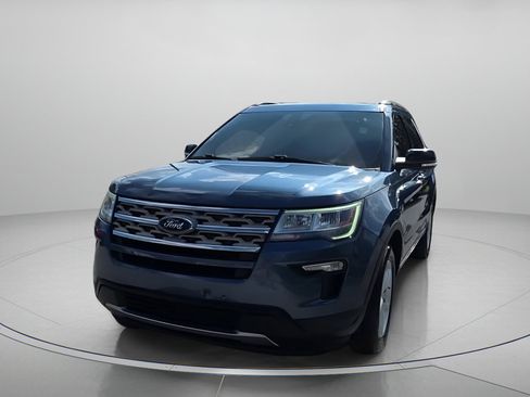 Certified 2018 Ford Explorer XLT w/ Equipment Group 202A image 10