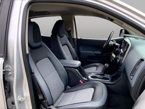 Used 2016 Chevrolet Colorado Z71 AWD/4WD image 9