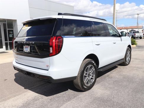 New 2025 Ford Expedition Active image 11