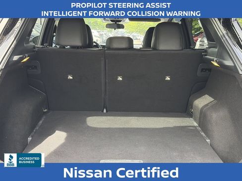 Used 2025 Nissan Kicks SR w/ SR Premium Package FWD image 10