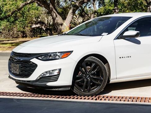 Used 2023 Chevrolet Malibu LT w/ Sport Edition FWD image 3