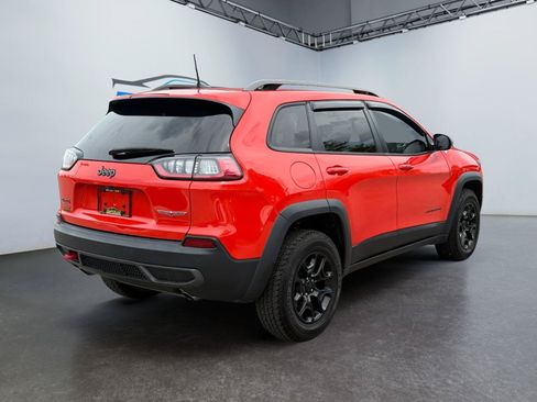 Used 2021 Jeep Cherokee Trailhawk w/ Comfort & Convenience Group AWD/4WD image 3