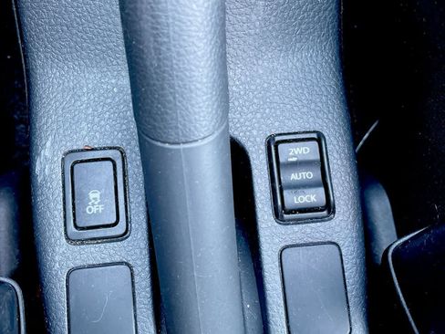 Used 2013 Suzuki SX4 Premium image 24