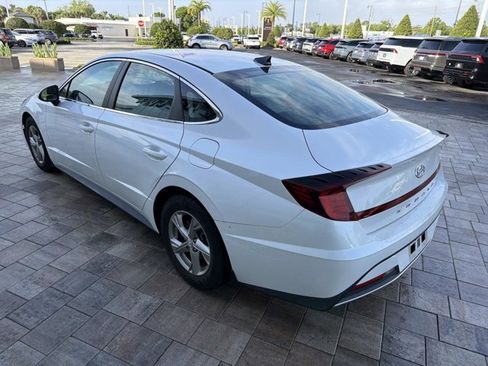Used 2021 Hyundai Sonata SE FWD image 4