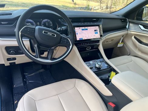 New 2026 Jeep Grand Cherokee Limited image 19