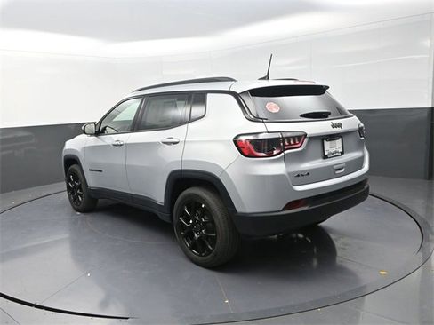 New 2026 Jeep Compass Latitude image 5