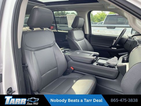 Used 2025 Ford Expedition Active AWD/4WD image 27