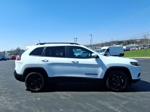 Used 2021 Jeep Cherokee Latitude Plus AWD/4WD image 6