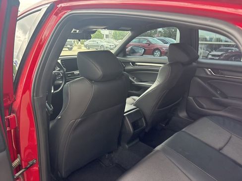 Used 2018 Honda Accord Sport image 30