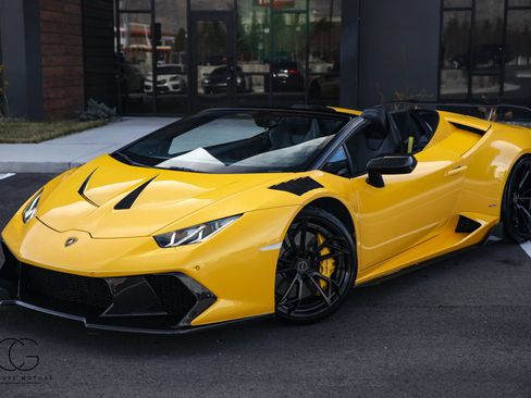 Used 2016 Lamborghini Huracan LP 610-4 AWD/4WD image 3