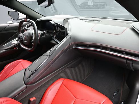 Used 2020 Chevrolet Corvette Stingray Convertible w/ 1LT RWD image 18