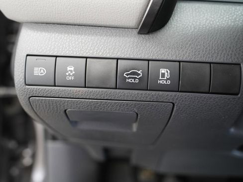 Used 2021 Toyota Camry LE image 23