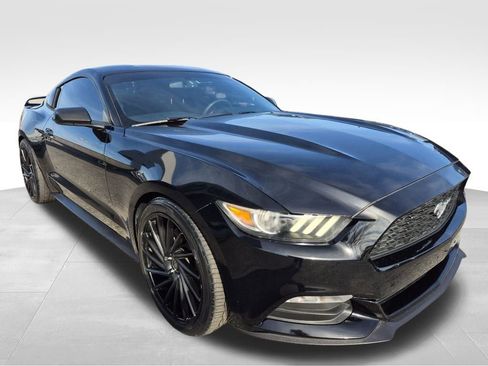 Used 2017 Ford Mustang Coupe image 7