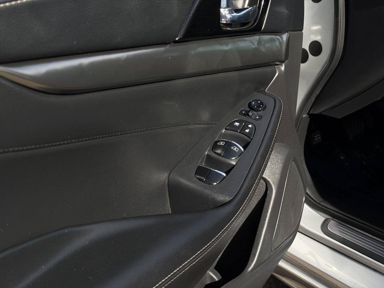 Used 2022 Nissan Maxima SV w/ Floor Mat Group FWD image 29