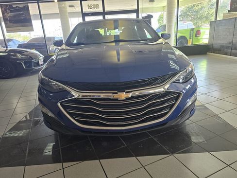 Used 2023 Chevrolet Malibu LT FWD image 2