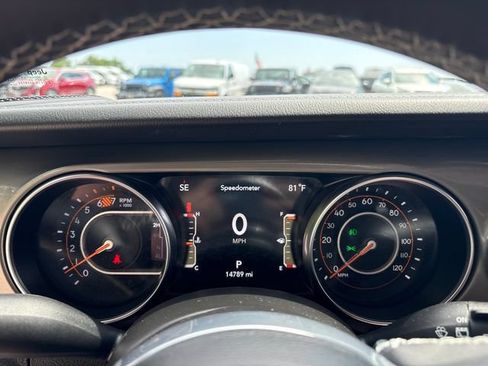 Used 2023 Jeep Wrangler Unlimited Sahara AWD/4WD image 25