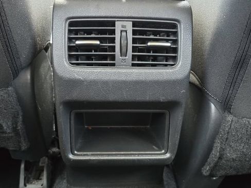 Used 2021 Nissan Rogue S FWD image 16