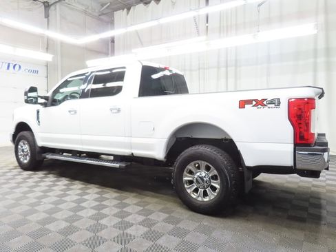 Used 2019 Ford F250 XLT w/ XLT Premium Package AWD/4WD image 6