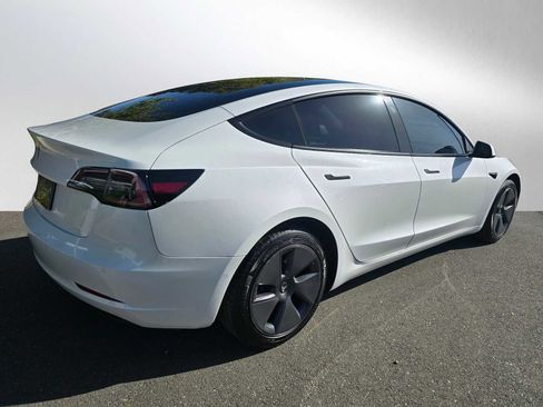 Used 2021 Tesla Model 3 Standard Range Plus RWD image 3