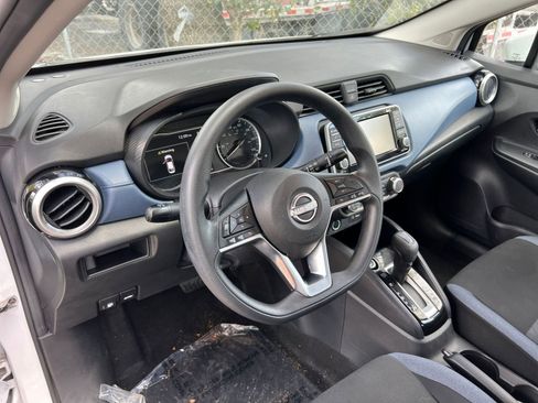 Used 2025 Nissan Versa SV image 31