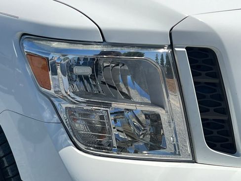 Used 2019 Nissan Titan SV RWD image 32