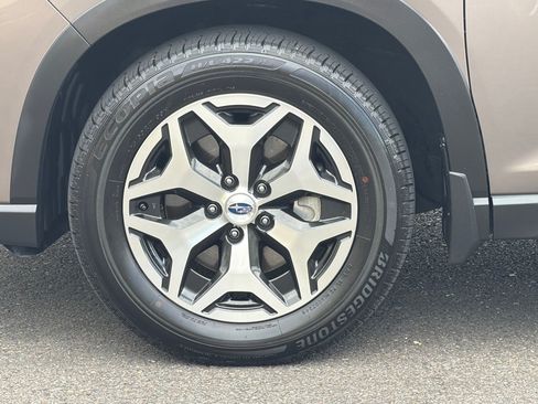 Used 2024 Subaru Forester Premium AWD/4WD image 25