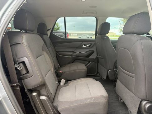 Used 2021 Chevrolet Traverse LT AWD/4WD image 32