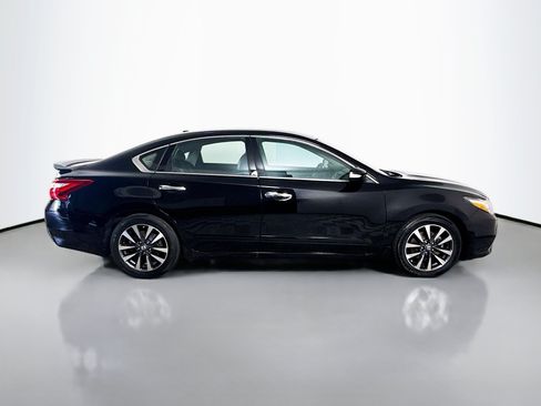 Used 2016 Nissan Altima 2.5 SL w/ Moonroof Package FWD image 11