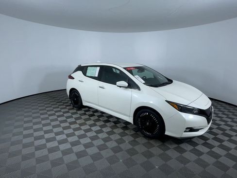 Certified 2024 Nissan Leaf SV Plus image 2