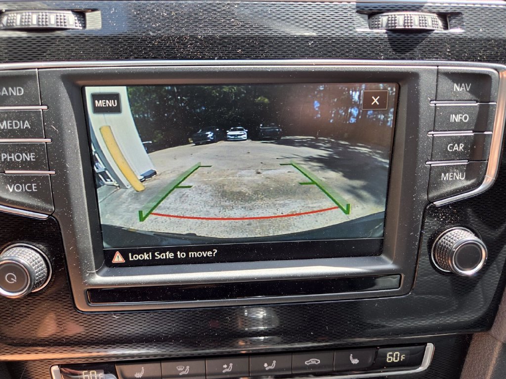 Used 2017 Volkswagen Golf 4-Door FWD image 16