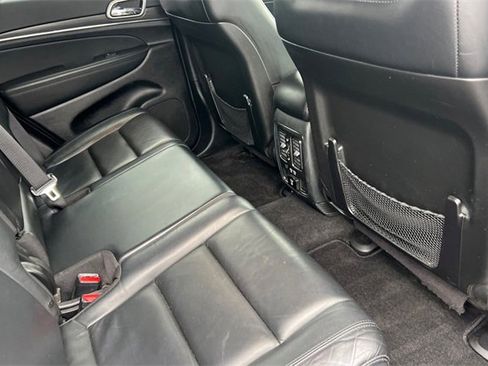Used 2022 Jeep Grand Cherokee Limited image 19