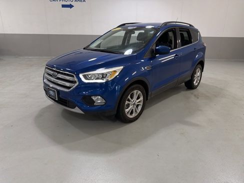 Used 2017 Ford Escape SE w/ Equipment Group 201A AWD/4WD image 4