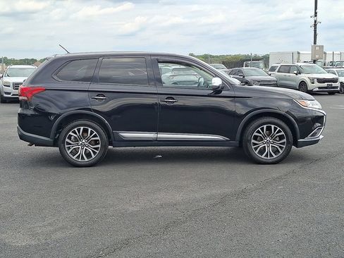 Used 2016 Mitsubishi Outlander AWD image 7