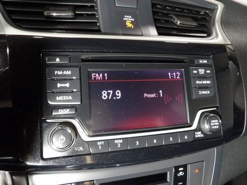 Used 2018 Nissan Sentra SV FWD image 12