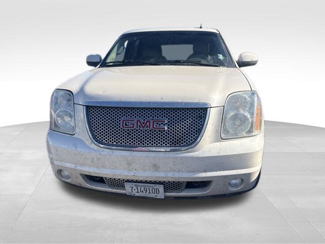 Used 2014 GMC Yukon Denali AWD/4WD image 5