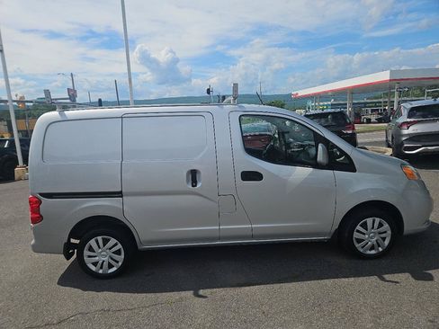 Used 2014 Nissan NV200 SV w/ Exterior Appearance Package FWD image 2