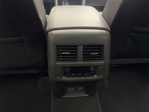 Used 2023 Volkswagen Atlas SE w/ Panoramic Sunroof Package image 70