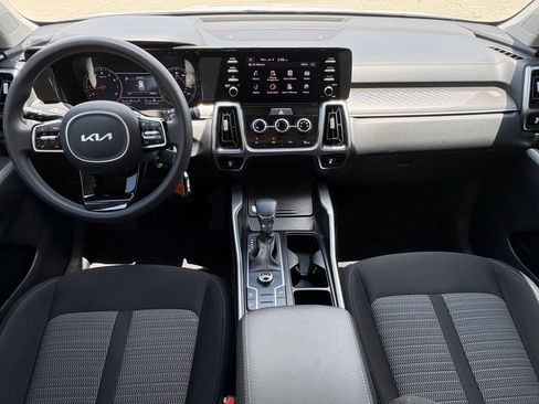 Used 2023 Kia Sorento LX FWD image 26