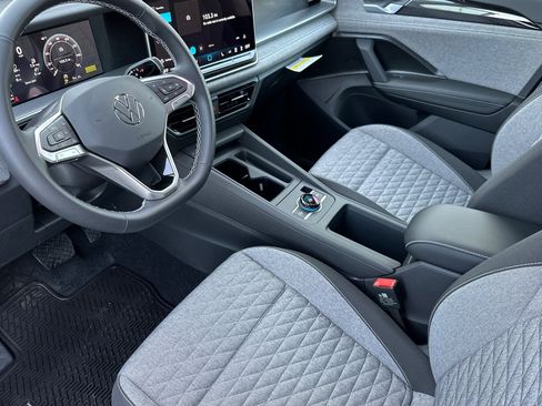 New 2026 Volkswagen Tiguan S image 9