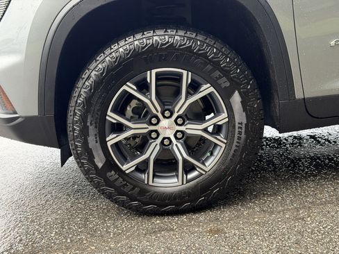 New 2026 GMC Acadia AT4 AWD/4WD image 10