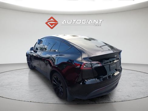 Used 2023 Tesla Model Y Long Range AWD/4WD image 3