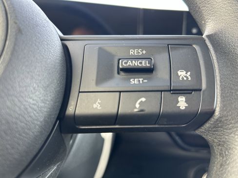 Used 2025 Nissan Kicks SV AWD/4WD image 22