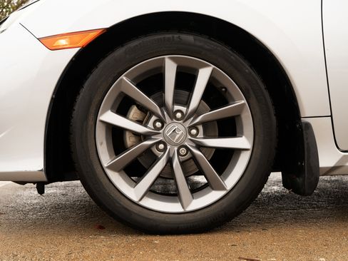 Used 2019 Honda Civic EX image 14