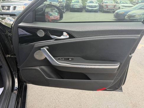 Used 2018 Kia Stinger Premium RWD image 13