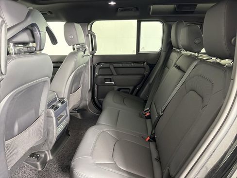 New 2026 Land Rover Defender 110 X-Dynamic SE image 27