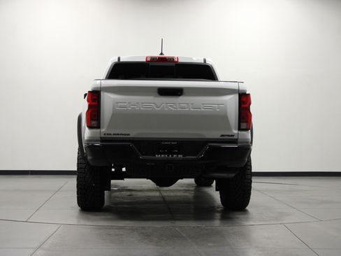 Used 2025 Chevrolet Colorado ZR2 w/ Technology Package AWD/4WD image 5
