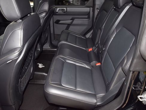 Certified 2025 Ford Bronco Badlands AWD/4WD image 14