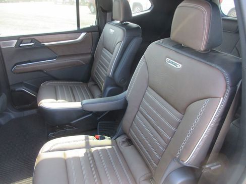 New 2026 GMC Acadia Denali Ultimate AWD/4WD image 13