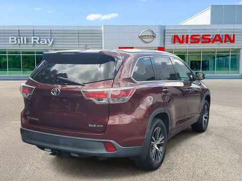 Used 2016 Toyota Highlander XLE AWD/4WD image 4